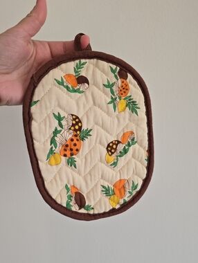 Vintage 70s Merry Mushroom Quilted Mushroom Oven Mitt Potholder